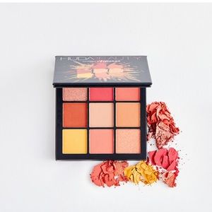 Huda Beauty Coral Obsession Pallete